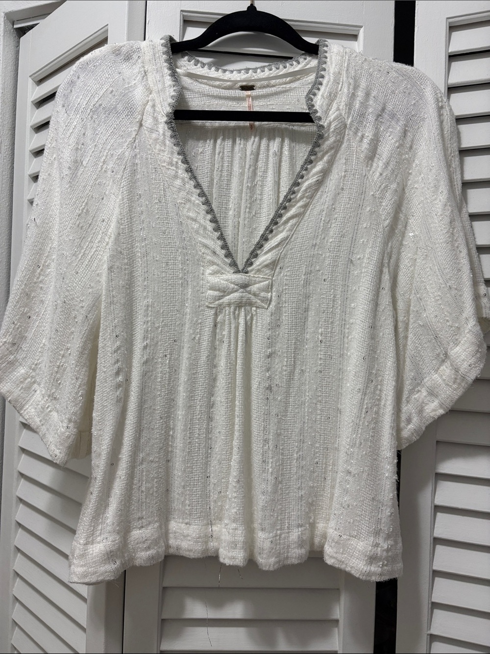 Free People Cream V-Neck Textured Peasant Blouse